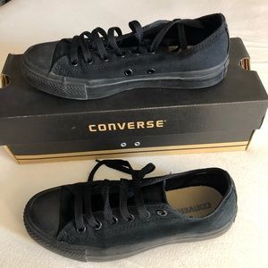 Black converse